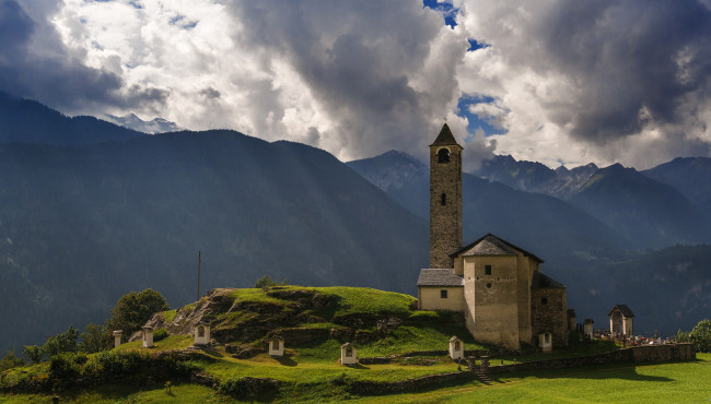 Обои картинки фото города, - православные церкви,  монастыри, швейцария, горы, церковь, chiesa, santi, lorenzo, e, agata, rossura, солнце, облака