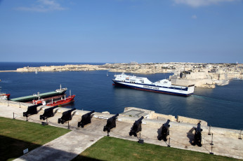 Картинка корабли грузовые+суда залив пушки