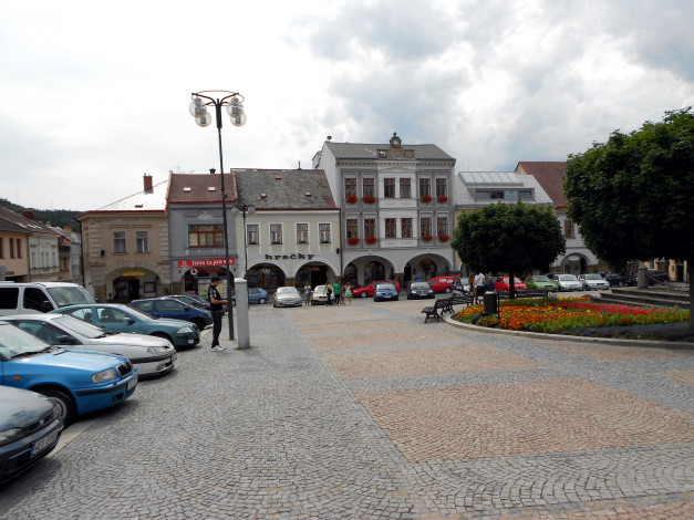 Обои картинки фото города, - улицы,  площади,  набережные, клумбы, площадь, автостоянка
