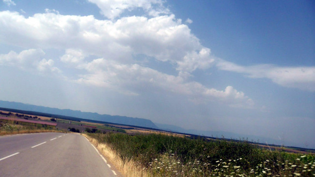 Обои картинки фото природа, дороги, дорога, обочина, лето, облака
