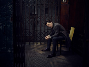 Картинка мужчины benedict+cumberbatch стул бенедикт камбербэтч jason bell фотосессия решётка vanity fair benedict cumberbatch