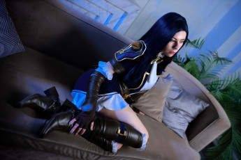 Картинка девушки -+креатив +косплей косплей брюнетка образ костюм диван