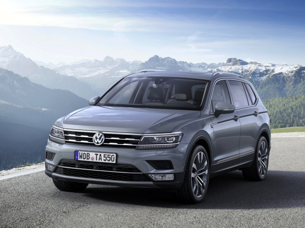 Обои картинки фото автомобили, volkswagen, серый, площадка, горы