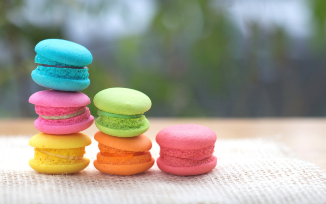 Обои картинки фото еда, макаруны, лакомство, печенье, ассорти