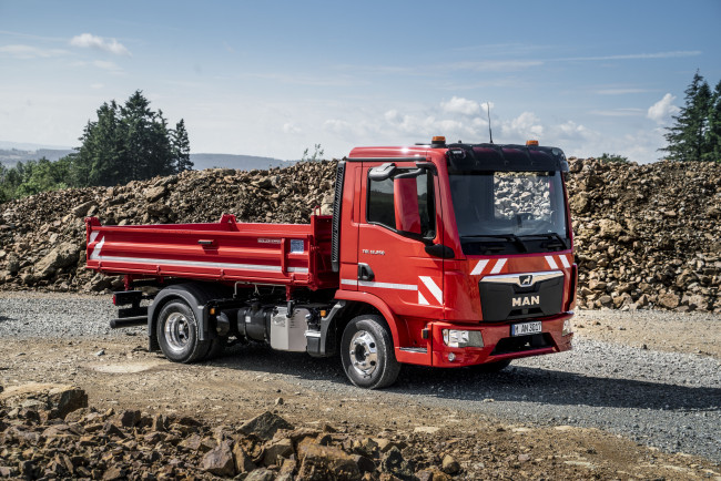 Обои картинки фото автомобили, man