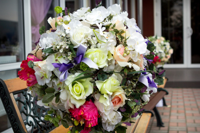 Обои картинки фото цветы, букеты,  композиции, бантики