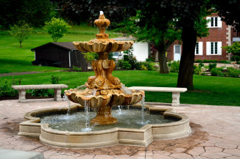 Картинка города -+фонтаны скамейки вода деревья