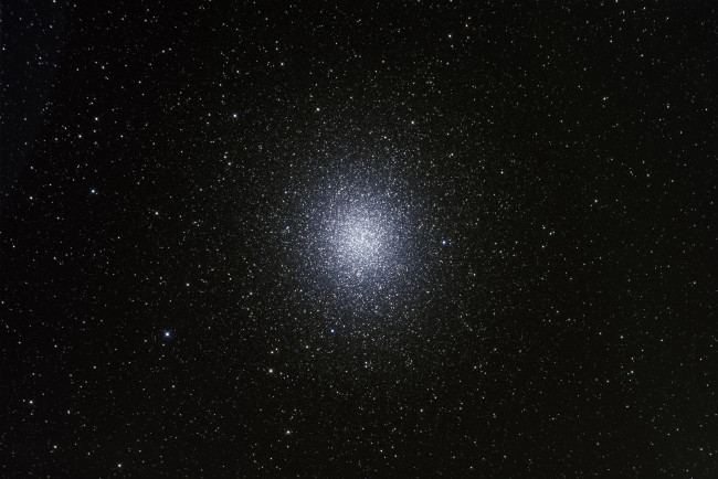 Обои картинки фото космос, звезды, созвездия, скопление, в, созвездии, центавр, omega, centaurus, шаровое, омега, центавра