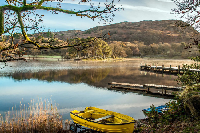 Обои картинки фото корабли, лодки,  шлюпки, мостки, лодка, гора