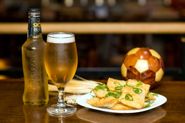 Обои картинки фото еда, напитки,  пиво, пена, пиво, бокал