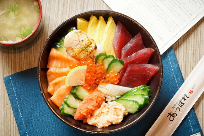 Обои картинки фото еда, рыба,  морепродукты,  суши,  роллы, снедь