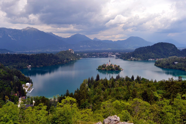 Обои картинки фото города, блед , словения, церковь, остров, озеро