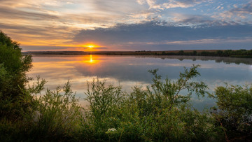 Картинка природа восходы закаты река закат облака