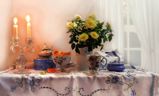 Обои картинки фото еда, натюрморт, свечи, розы, мармелад