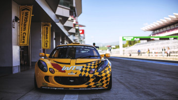 Картинка автомобили -unsort желтый стадион трасса