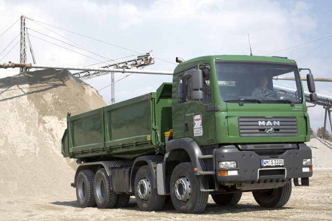 Обои картинки фото автомобили, man