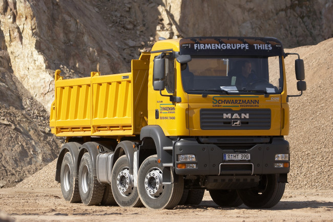 Обои картинки фото автомобили, man