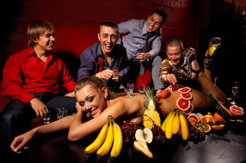 Картинка разное люди девушка парни мальчишник bachelor party настроение фрукты