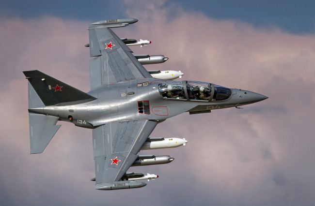 Обои картинки фото yak-130, авиация, боевые самолёты, ввс