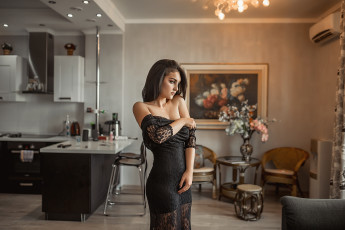 Картинка девушки -+брюнетки +шатенки платье поза