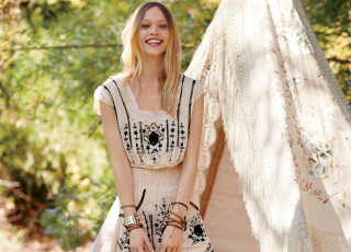 Картинка девушки саша+пивоварова модель блондинка платье шатер