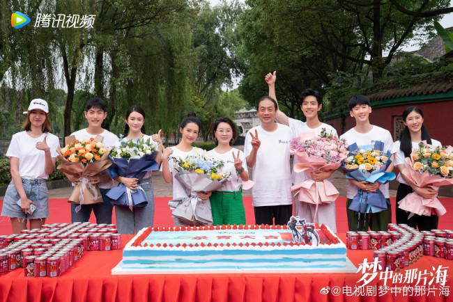 Обои картинки фото разное, знаменитости, актеры, стафф, торт