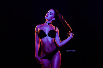 Картинка niia+kolganova девушки -+брюнетки +шатенки девушка позирует paul egas scarino