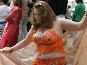 Картинка _Unsort+-НЕ+ВЫБИРАТЬ++ юрмала праздник улицы йомас девушки  не выбирать