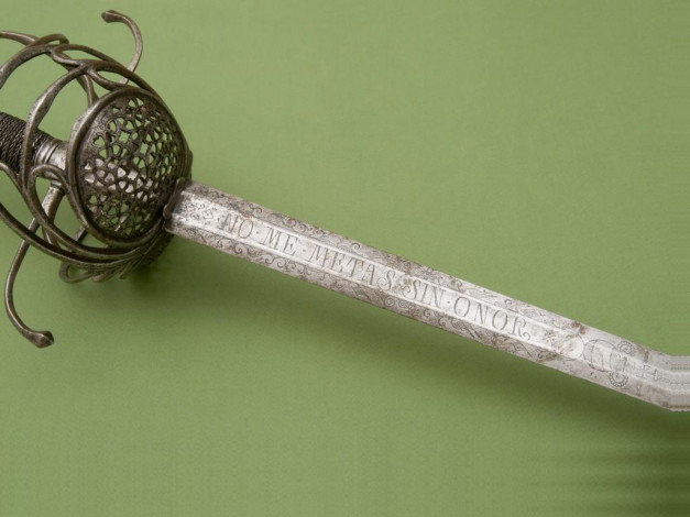 Обои картинки фото шпага, оружие, холодное