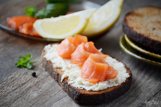 Обои картинки фото еда, бутерброды,  гамбургеры,  канапе, семга, хлеб, сыр