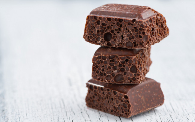 Обои картинки фото еда, конфеты,  шоколад,  сладости, сладость, пористый, молочный, шоколад, макро