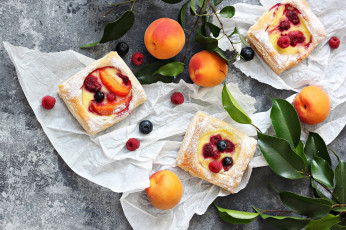 Картинка еда пирожные +кексы +печенье десерт выпечка абрикосы ягоды