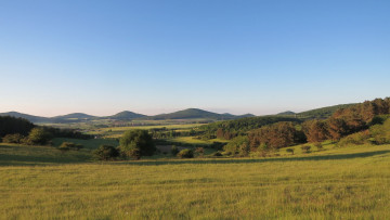 Картинка природа пейзажи поля холмы