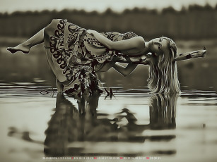 Картинка календари компьютерный+дизайн водоем девушка лежать природа женщина calendar 2019