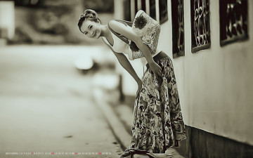 Картинка календари компьютерный+дизайн сумка здание улица женщина calendar 2019 улыбка дорога девушка