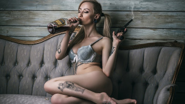 Картинка девушки -+девушки+с+оружием красивая девушка