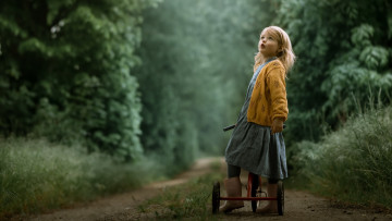 Картинка разное дети девочка велосипед лес дорога