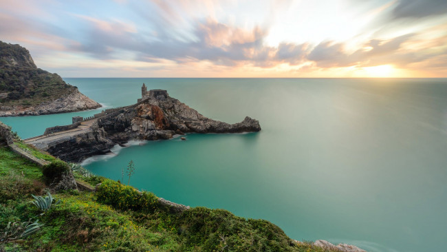 Обои картинки фото la chiesa di san pietro, italy, города, - католические соборы,  костелы,  аббатства, la, chiesa, di, san, pietro