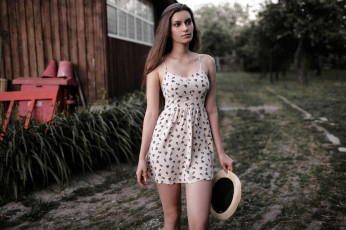 Картинка девушки -+брюнетки +шатенки брюнетка шляпа платье мини