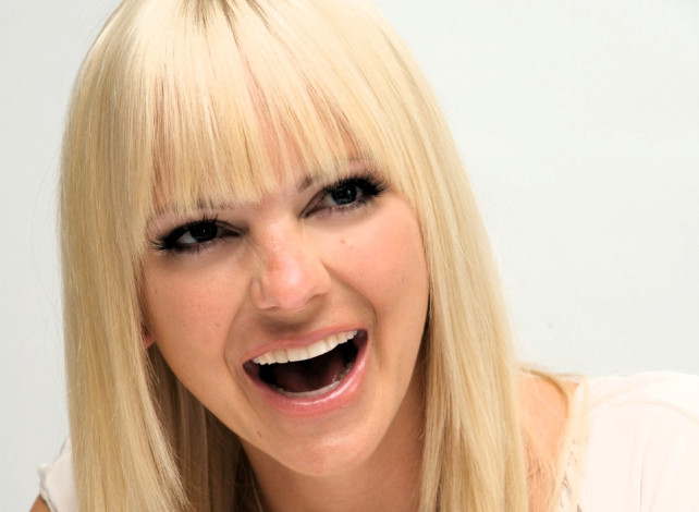 Обои картинки фото девушки, anna faris, блондинка, лицо