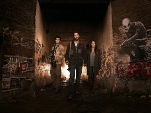 Картинка falling skies кино фильмы падающие небеса moon bloodgood drew roy noah wyle