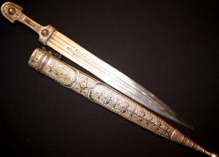 Картинка кавказский кинжал оружие холодное чеканка ножны