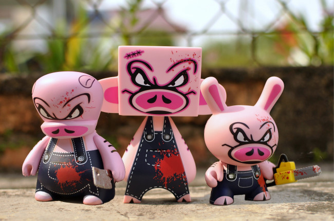 Обои картинки фото юмор, приколы, злые, поросята, игрушки