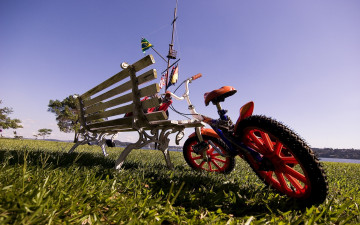 Картинка техника велосипеды скамейка детский велосипед