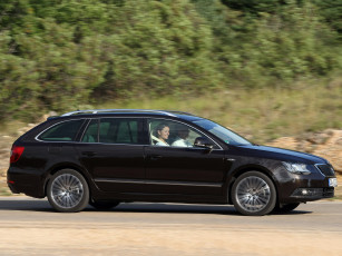 Картинка автомобили skoda superb combi laurin klement темный