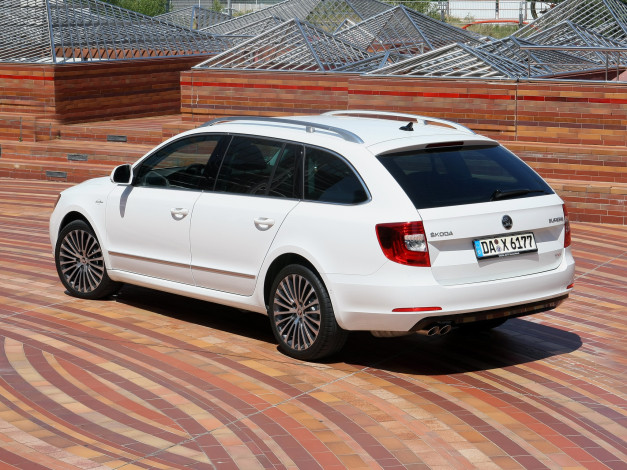 Обои картинки фото автомобили, skoda, светлый, combi, superb, 2013г, klement, laurin, 4x4