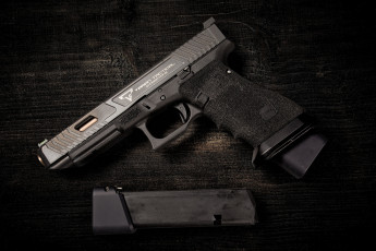 Картинка оружие пистолеты combat master фон пистолет taran tactical обойма