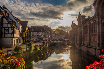 Картинка города -+улицы +площади +набережные вечер