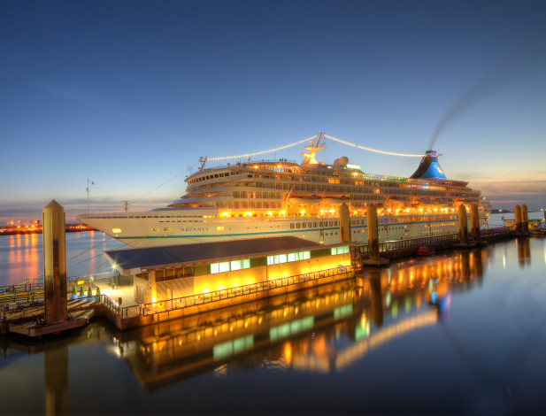 Обои картинки фото artania in liverpool, корабли, лайнеры, лайнер, круиз