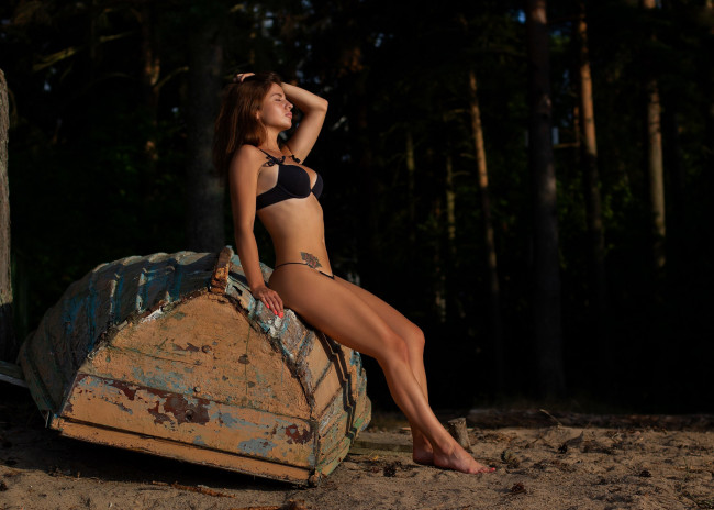 Обои картинки фото девушки, - брюнетки,  шатенки, шатенка, купальник, поза